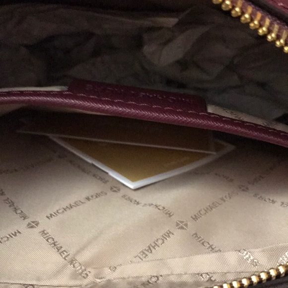 š„SALEš„Michael Kors Jet Set Crossbody Bag Merlot - Picture 4 of 7
